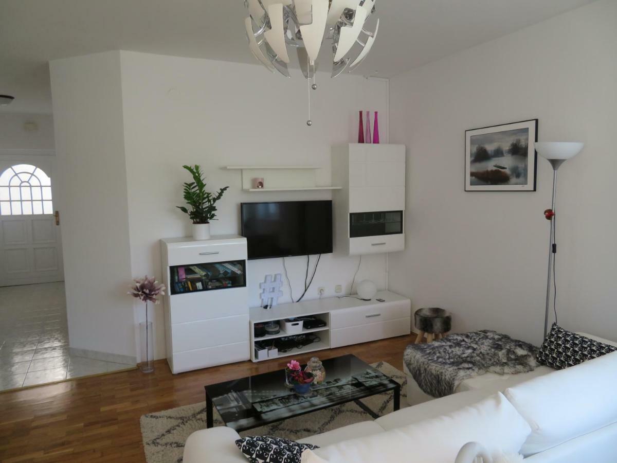 Apartman Eli Ровинь Экстерьер фото